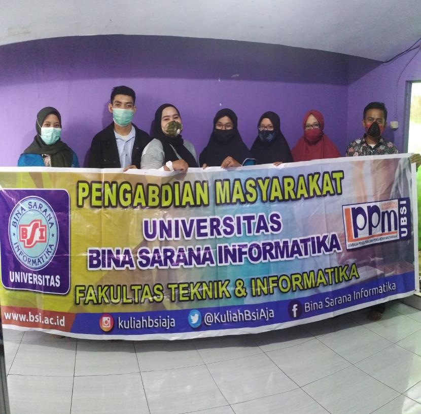 Kolaborasi dosen  dan  mahasiswa UBSI Pontianak menghibahkan  aplikasi manajemen keuangan kepada  CV  Dare Melayu Borneo Pontianak.