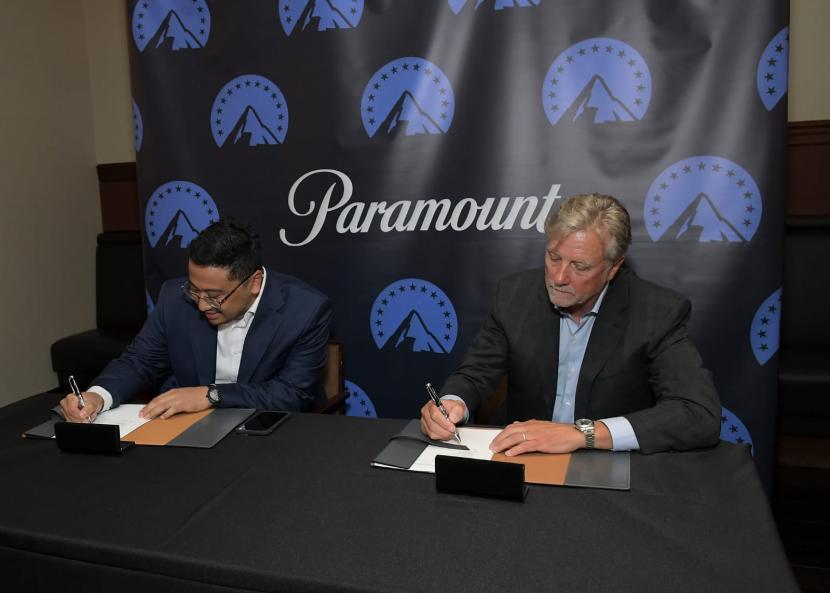 kolaborasi internasional antara Paramount Pictures dan perusahaan Indonesia, PT Kios Ria Kreasi (KIOS), telah menandatangani kesepakatan kerja sama untuk membangun sebuah wahana wisata (theme park) internasional untuk keluarga di Bali, Indonesia. 