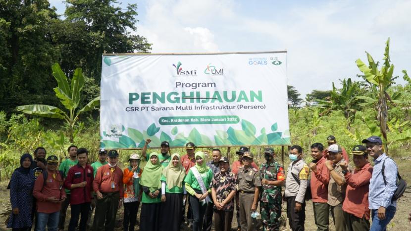 Kolaborasi LMI dengan PT.SMI dimulai dengan penanaman 500 pohon di  Desa Mendenrejo, Kec. Kradenan, Kab Blora, Jawa Tengah.