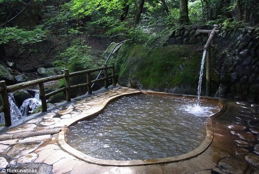 Kolam pemandian air panas yang terletak di Nashusiobara, Jepang