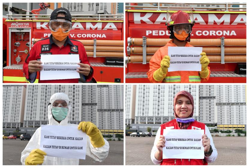 Kolase foto dari relawan Badan Nasional Penanggulangan Bencana (BNPB) dan Palang Merah Indonesia (PMI) membawa tulisan Kami Tetap Bekerja Untuk Kalian, Kalian Tetap di Rumah Untuk Kami di Wisma Atlet, Kemayoran, Jakarta, Sabtu (21/3/2020). 