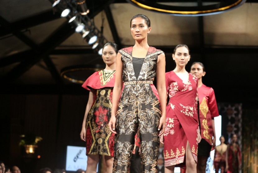 Koleksi batik dari Ambah