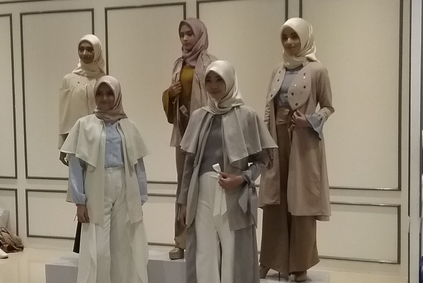 Koleksi Petale kreasi Shafa hasil kolaborasi dengan Rizki Amelia atau Iymel diluncurkan di Hijabdept, (17/2).