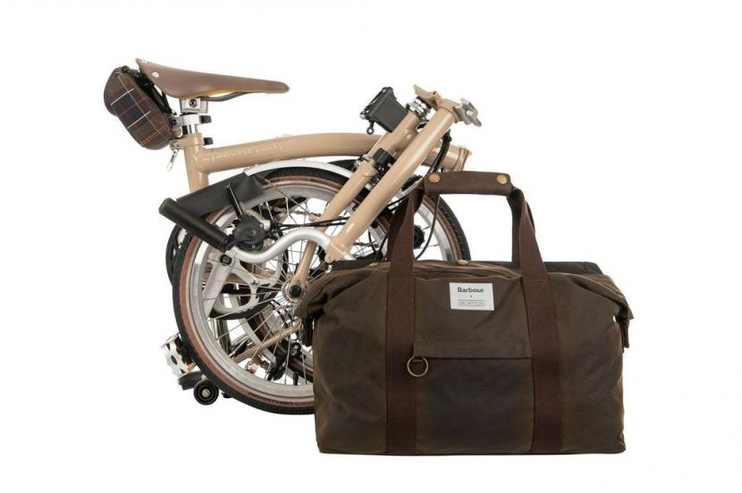 Koleksi sepeda kolaborasi merek pakaian Barbour dan produsen sepeda Brompton Bicycle, C Line Explore.