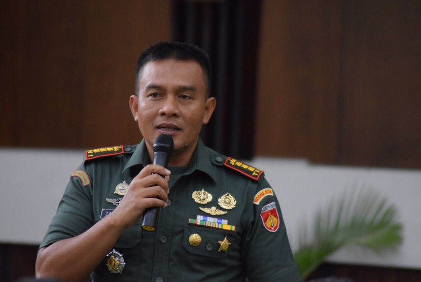  Komandan Kodim 0734/Yogyakarta  Kolonel Arh Zaenudin