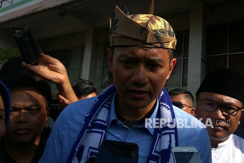Komandan Komando Satuan Tugas Bersama (KOGASAMA), Agus Harimurti Yudhoyono (AHY) mengunjungi Pasar Besar Kota Malang, Selasa (3/4). 
