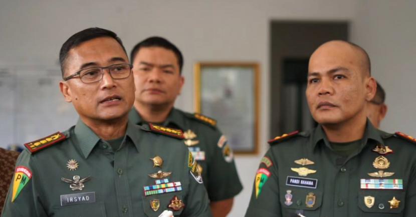 Komandan Polisi Militer Kodam (Danpomdam) Jaya, Kolonel Cpm Irsyad Hamdie Bey Anwar (kiri).