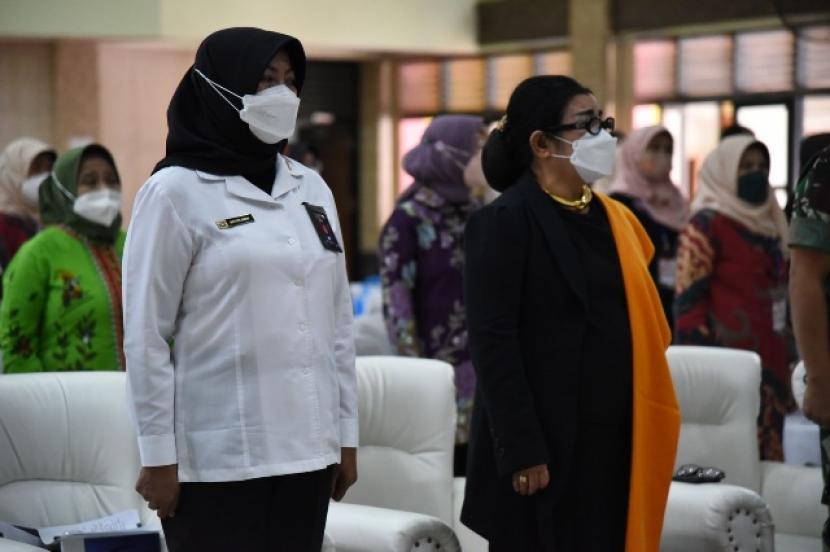 Kepala Bagian Hukum dan Humas BNPT, Kombes Pol Astuti (kiri), saat peringatan Hari Kartini,di Jakarta, Kamis (21/4/2024) mengaja kaum perempuan untuk berkonstribusi bagi bangsa dan negara.