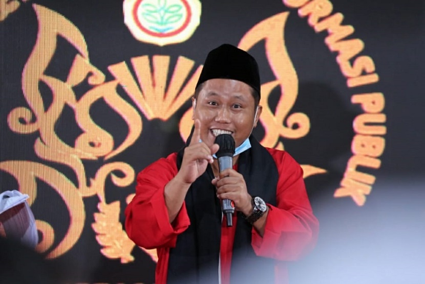 Komedian Indonesia Narji Cagur tak ragu memilih pertanian sebagai sumber penghasilan. Narji menggagas Kelompok Tani Sengketa di Tangerang Selatan. 