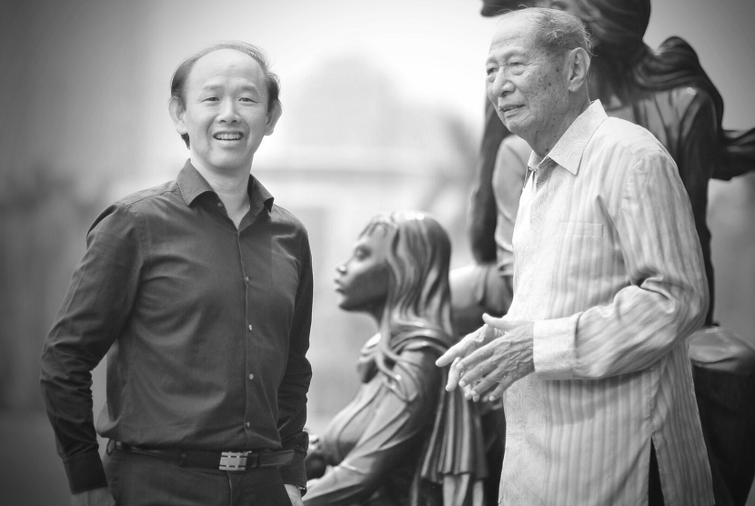 Komisaris dan Founder Crown Group, Iwan Sunito bersama  Ir. Ciputra.