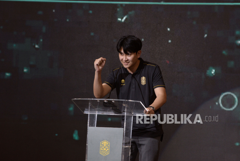 Komisaris Utama Nusantara United FC Gamma A. Thohir memberikan sambutan saat mengumumkan persiapan untuk menghadapi tantangan musim baru Liga 2 2023/24 di Jakarta, Rabu (15/8/2023). Menghadapi musim baru Liga 2 2023/24 Nusantara United FC telah melakukan persiapan antara lain menunjuk pelatih kepala (head coach) tim utama Coach Rasiman, menunjuk Ahmad Jalaluddin Rumi atau El Rumi sebagai Presiden Klub serta Roster pemain Nusantara United FC untuk musim ini mencakup sejumlah talenta yang menjanjikan di berbagai posisi.