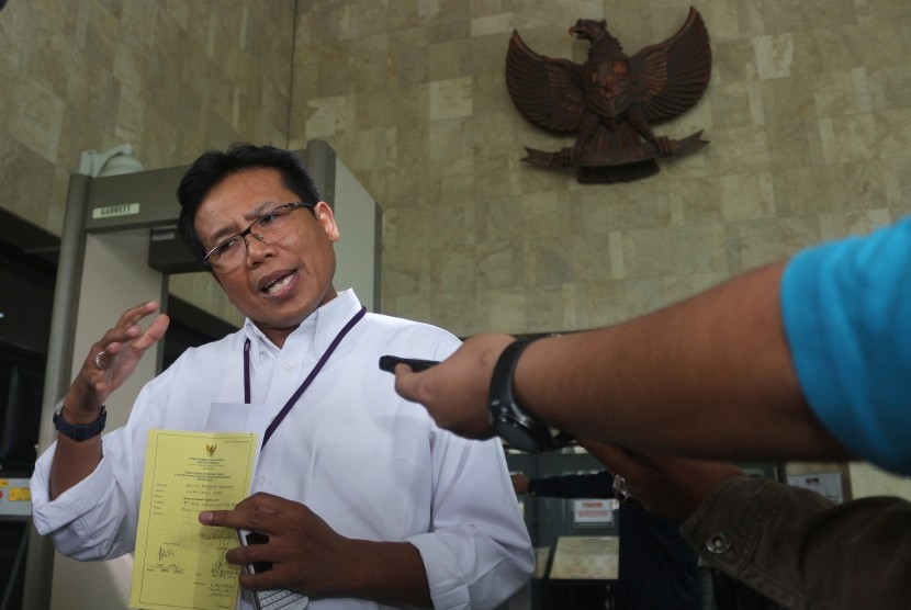  Juru Bicara Kepresidenan, Fadjroel Rachman menyatakan pemberhentian Wahyu Setiawan oleh Presiden Jokowi.