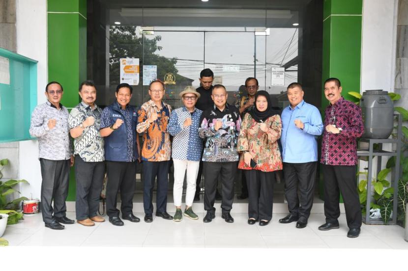 Komisi III DPRD Jawa Barat mendukung rencana Penjabat (Pj) Gubernur Jabar Bey Triadi Machmudin yang akan melakukan monitoring dan evaluasi kinerja Badan Usaha Milik Daerah (BUMD) secara rutin. 