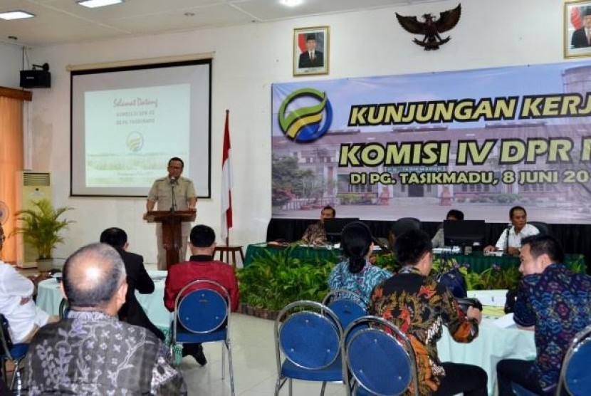 Komisi IV melakukan kunjungan spesifik Komisi IV DPR ke pabrik gula Tasikmadu, Kabupaten Karanganyar, Jawa Tengah, Kamis (8/6).