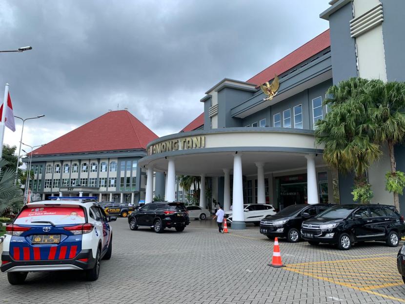 Komisi Pemberantasan Korupsi (KPK) melakukan penggeladahan di Balai Kota Batu, Rabu (6/1).