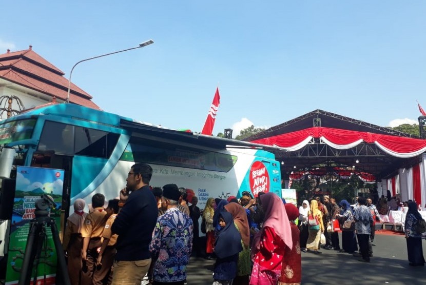 Pemerintahan Provinsi DKI Jakarta meluncurkan bus anti korupsi yang bekerja sama dengan Komisi Pemberantasan Korupsi (KPK) (Ilustrasi)