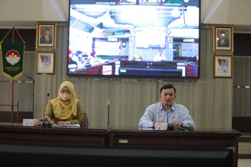 Komisi Pemberantasan Korupsi (KPK) menyambangi Kantor Dinas Pendidikan (Disdik) Jawa Barat, Jalan Dr Rajiman, Kota Bandung, Selasa (23/8/2022). KPK datang ke Disdik Jabar dalam rangka Monitoring dan Evaluasi Implementasi Pendidikan Anti-korupsi yang telah diinisiasi Disdik Jabar di SMA, SMK dan SLB Negeri. 