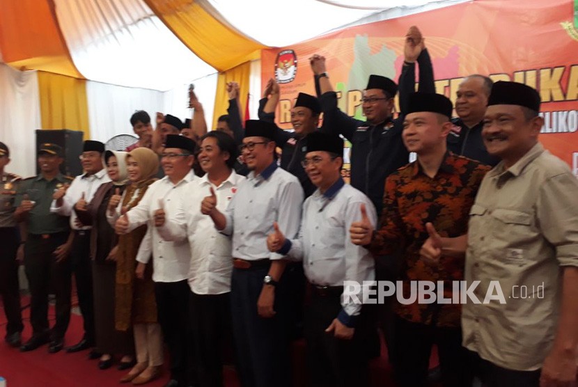 Komisi Pemilihan Umum (KPU) Kota Sukabumi menetapkan empat pasangan calon wali kota dan wakil wali Kota Sukabumi berhak untuk mengikuti pilkada Juni 2018, Senin (12/2).