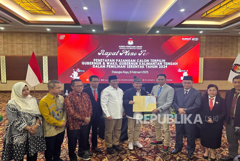 Komisi Pemilihan Umum (KPU) Provinsi Kalimantan Tengah (Tengah) telah menggelar Rapat Pleno Terbuka Penetapan Gubenur dan Wakil Gubernur (Wagub) Terpilih Kalteng periode 2025-2020, di Kantor KPU Kalteng, Kamis (6/2/2025) malam WIB.