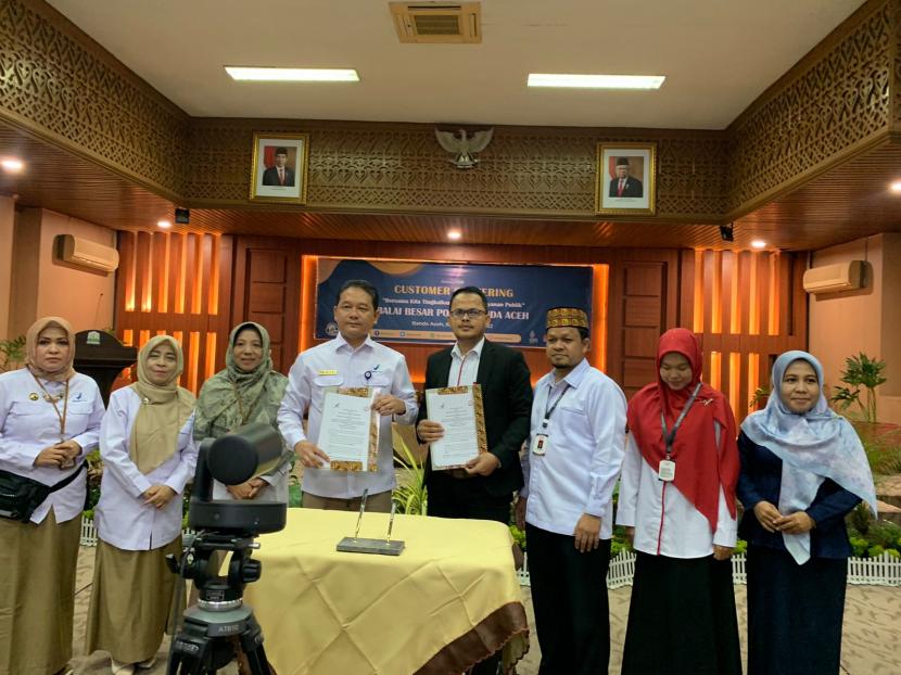 Komisi Penyiaran Indonesia (KPI) Aceh dan Badan Pengawas Obat dan Makanan (BPOM) menandatangani naskah perjanjian kerja sama tentang pengawasan isi siaran terhadap publikasi, promosi, dan iklan obat dan makanan di Aceh, Selasa (6/9/2022).