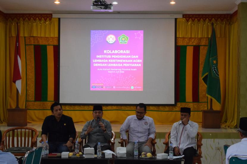 Komisi Penyiaran Indonesia (KPI) Aceh menggelar diskusi bertema Kolaborasi Institusi Pendidikan dan Lembaga Keistimewaan Aceh dengan lembaga Penyiaran TV dan Radio  di Aula Kantor Wilayah Kementerian Agama Provinsi, Banda Aceh, Senin (4/7).
