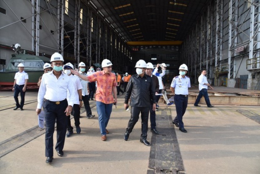Komisi V DPR RI memantau proses penyelesaian tujuh kapal yang dipesan Direktorat Perhubungan Laut Kementerian Perhubungan (Kemenhub) di Pontianak, Kalimantan Barat. 