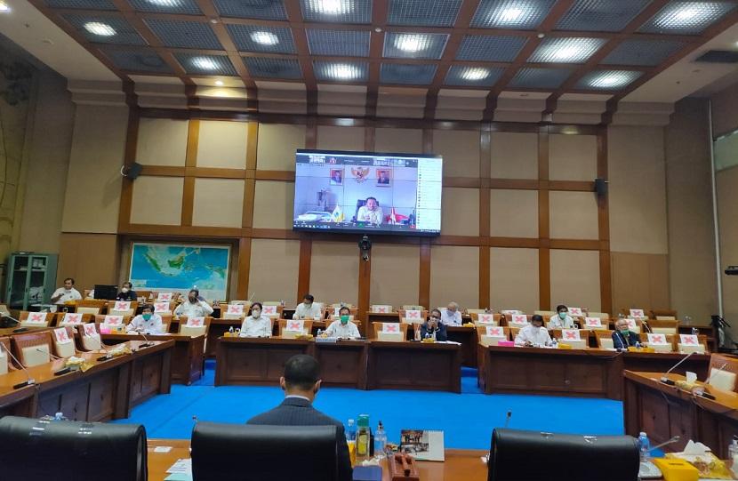 Komisi VII DPR RI menggelar rapat dengar pendapat (RDP) dengan Kepala Badan Pengatur Hilir Minyak dan Gas Bumi (BPH Migas) M Fanshurullah Asa. 