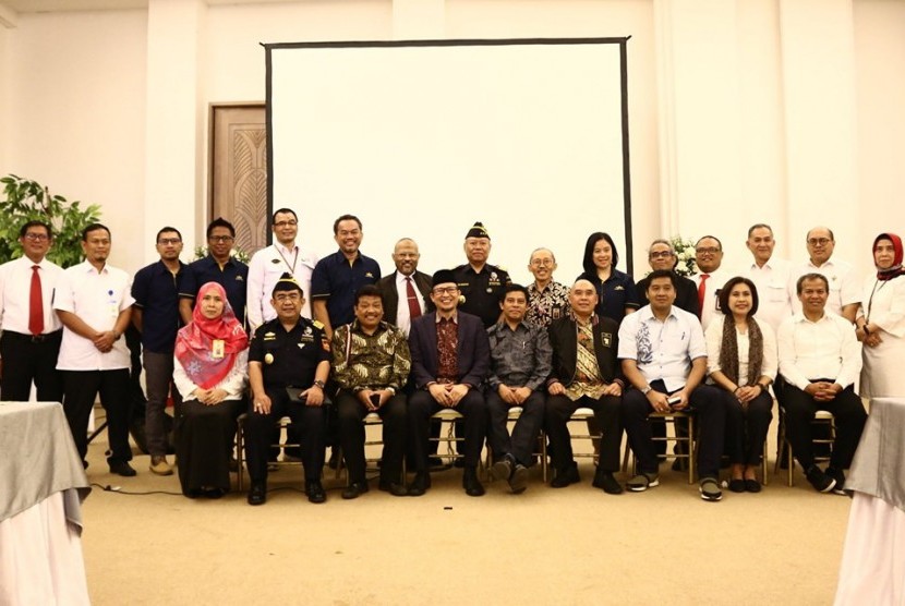 Komisi XI Dewan Perwakilan Rakyat RI melakukan kunjungan kerja ke Jawa Timur dengan jajaran Kementerian Keuangan, perwakilan BPK, BPKP, dan BPS serta jajaran direksi dari PT Bentoel International Investama Tbk, Senin (29/7). 
