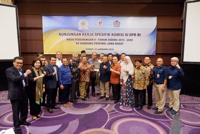 Komisi XI DPR RI melakukan Kunjungan Kerja Spesifik untuk melakukan pembahasan penerimaan Penyertaan Modal Negara (PMN) kepada PT Geo Dipa Energi (Persero), di Bandung, Kamis (23/1). 
