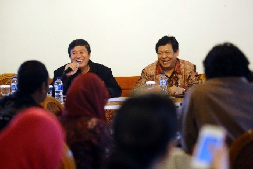 Komisioner Komisi Yudisial Imam Anshori (kanan) dan komisioner KY Taufiqurrahman Syahuri.