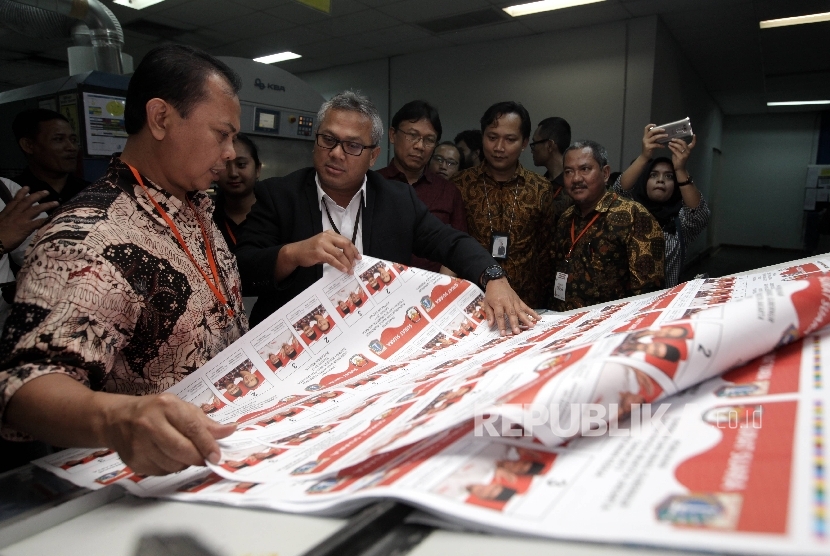 Foto Djarot Pakai Peci Di Surat Suara Putaran Kedua Republika Online 