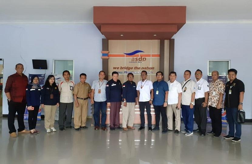 Komite BPH Migas Sumihar Panjaitan dan tim melaksanakan uji petik lapangan terkait pelaksanaan digitaliasasi nozzle di wilayah Lombok, Nusa Tenggara Barat.