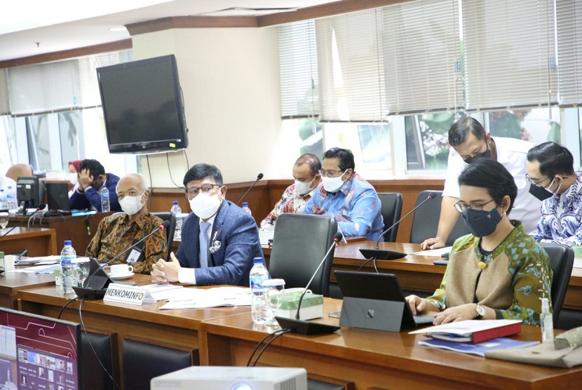 Komite I DPD RI mendesak Kementerian Agraria dan Tata Ruang/BPN RI untuk melakukan evaluasi terhadap seluruh Hak Guna Usaha, Hak Guna Bangunan, dan Hak Pengelolaan yang tumpang tindih di daerah-daerah. 