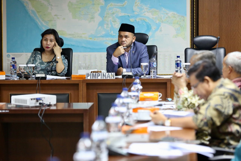  Komite III Dewan Perwakilan Daerah (DPD) RI menggelar Rapat Dengar Pendapat dengan sejumlah organisasi kemasyarakatan antara lain Komnas Perempuan, Lembaga Ilmu Pengetahuan Indonesia (LIPI) dan Migran Care membahas isu krusial perlindungan terhadap pekerja migran. 