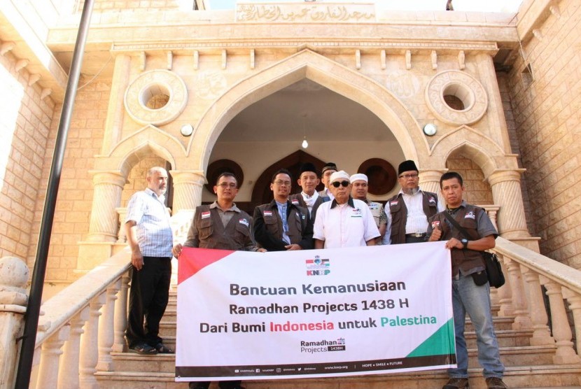  Komite Nasional untuk Rakyat Palestina (KNRP) berhasil menghimpun dana hingga Rp 8 miliar untuk disalurkan ke Palestina melalui acara Safari Ramadhan Ulama Palestina yang berlangsung 27 Mei 2017 hingga 13 Juni 2017.