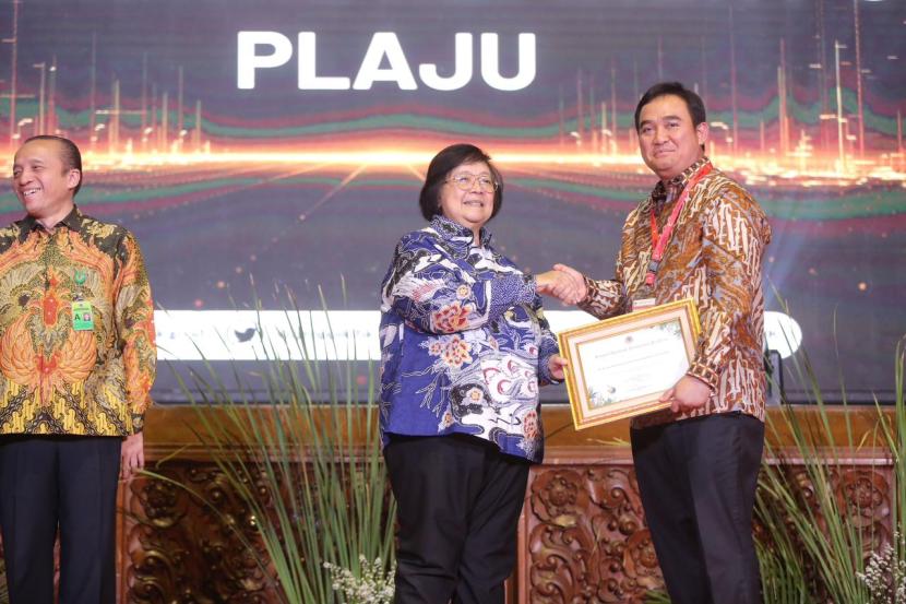 Komitmen Pertamina bersama masyarakat memajukan desa-desa di berbagai wilayah di Indonesia mendapatkan apresiasi dari Menteri Lingkungan Hidup & Kehutanan (LHK), Siti Nurbaya.