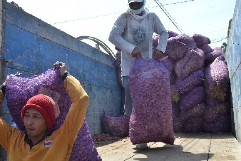 Komoditas bawang di Pasar Inhutani Kabupaten Nunukan, Kalimantan Utara