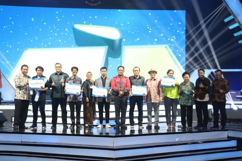 Kompetisi Animatik (Animasi Politik) sampai di puncak acaranya. Para pemenang diumumkan dan dianugerahi penghargaan di Kabupaten Bandung, Jawa Barat, Kamis (27/10/2022). 