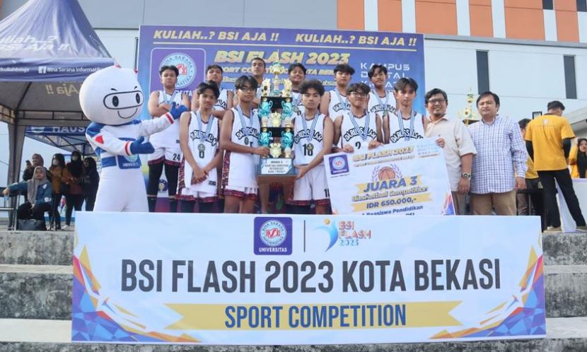Kompetisi BSI FLASH 2023 cabang olahraga (cabor) Basket sukses terlaksana selama dua hari, pada Rabu dan Kamis (21-22 Juni 2023) di Sport Center Universitas BSI kampus Bekasi, Jl. Cut Mutia No. 88 Bekasi, Jawa Barat.