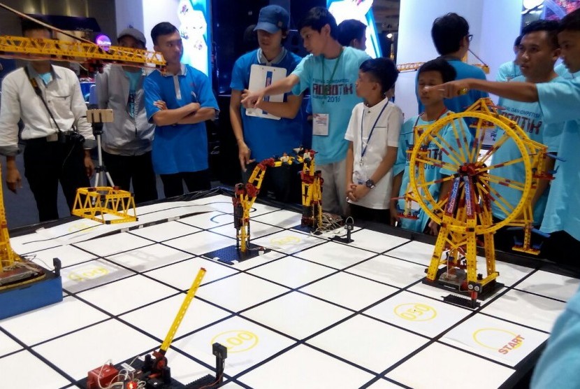 Kompetisi robotik madrasah 2016