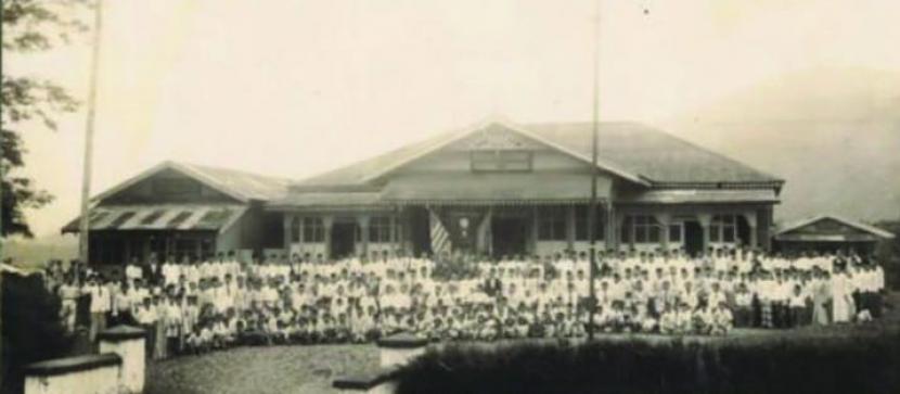 Kompleks Kauman Padang Panjang tahun 1936, awalnya merupakan eks Hotel Merapi. 
