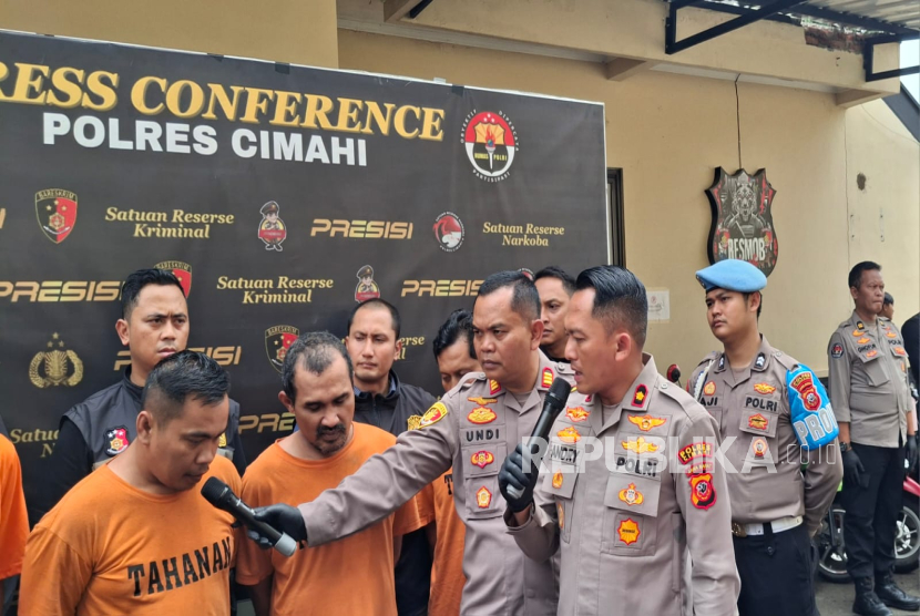 Komplotan Pembobol Minimarket di Kabupaten Bandung Barat, Jawa Barat Diamankan Polisi. Mereka Mencuri Rokok di 4 Minimarket