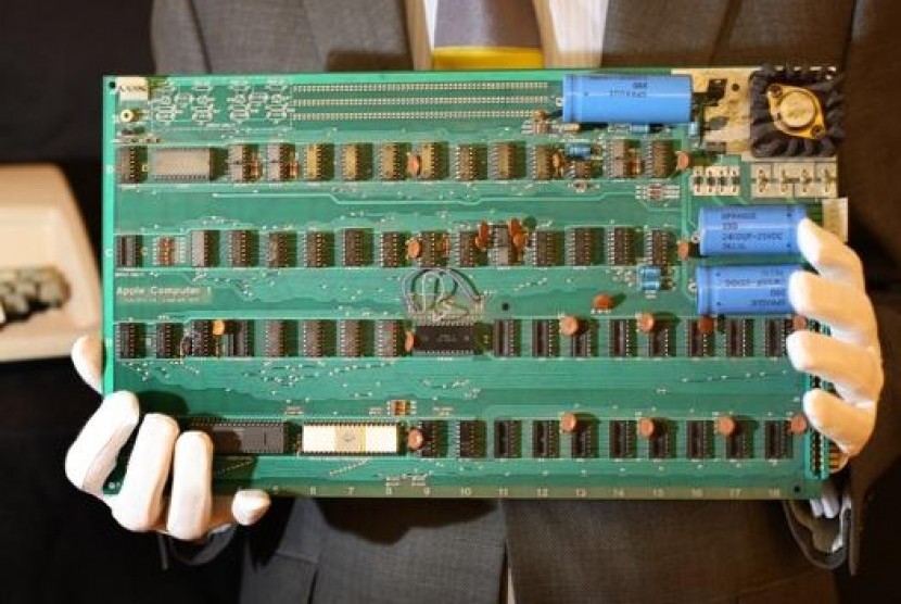 Komputer pertama yang diproduksi Apple