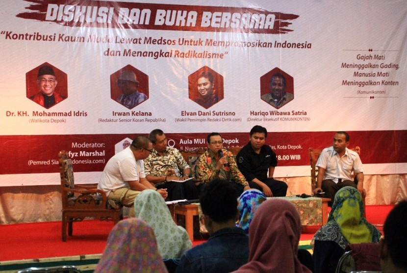 Komunikonten menggelar talk show mengenai promosi Indonesia dan menangkal radikalisme di Depok, Kamis (15/6). 