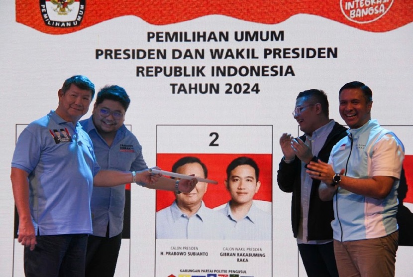 Komunitas Anak Muda Amankan Indonesia (AMAN) yang terdiri dari purna diaspora dan diaspora Indonesia resmi mengumumkan dukungan mereka kepada pasangan Prabowo Subianto dan Gibran Rakabuming Raka dalam Pemilihan Presiden (Pilpres) 2024. 