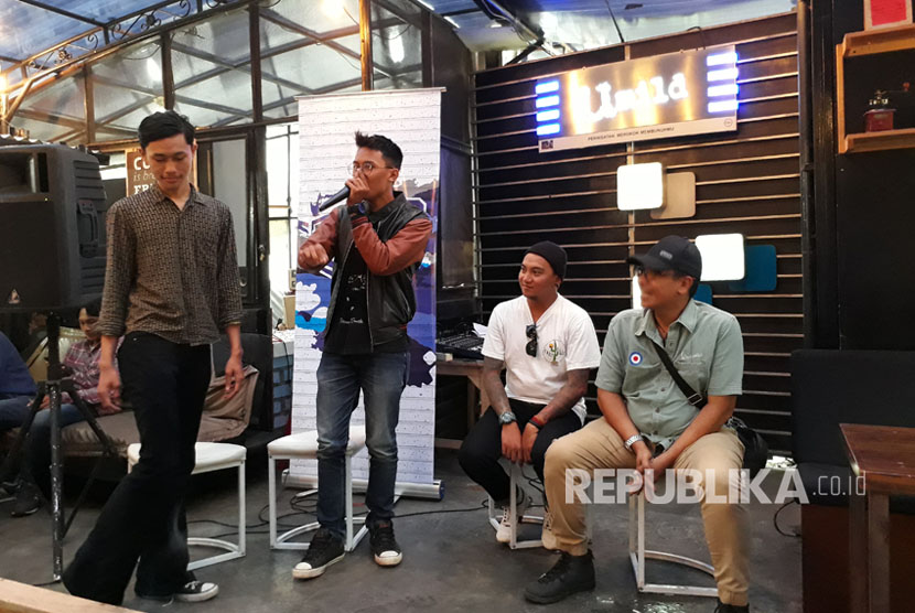 Komunitas beatbox dan cutbraylers Sukabumi tengah berkolaborasi dalam ajang Unity Pitstop di Kota Sukabumi Sabtu (16/4).