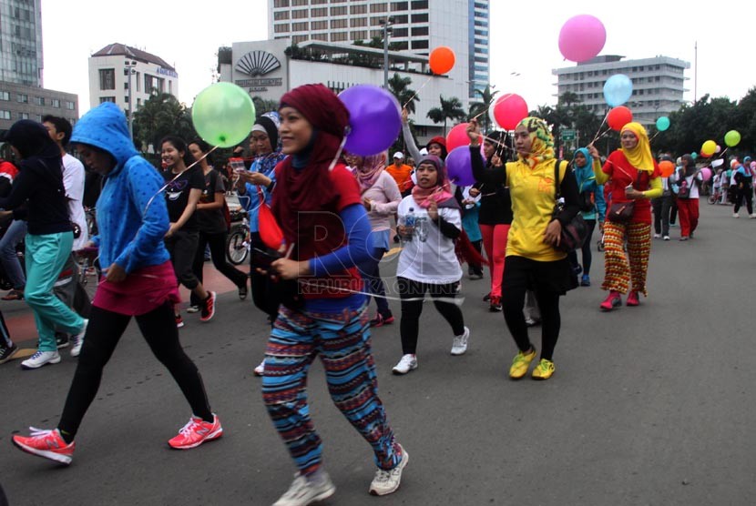 Komunitas Hijaber memperingati Hari Hijaber Sedunia di Bundaran HI, Jakarta Pusat, Ahad (2/2).  (Republika/Yasin Habibi)