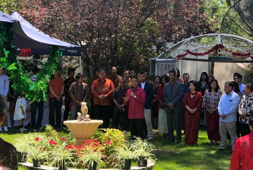 Komunitas masyarakat Indonesia di Canberra bekerja sama dengan KBRI Canberra menggelar doa bersama lintas agama bagi korban bencana tsunami Selat Sunda.