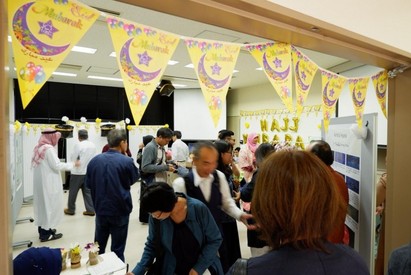 Komunitas Muslim, Japan Advanced Institute of Science and Technology (JAIST) Muslim Circle berpartisipasi dalam JAIST Festival akhir pekan lalu. JAIST Festival merupakan agenda tahunan yang digelar memasuki musim gugur di Jepang.