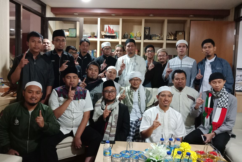 Komunitas Muslim sambangi DT Peduli.